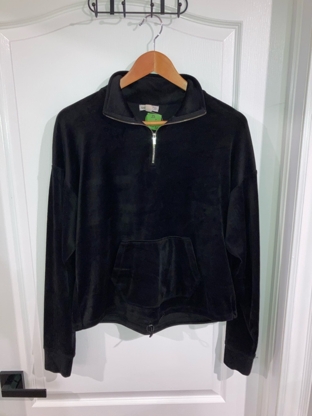 Black Velour 1/4 Zip Pullover Sweatshirt Garage - size M